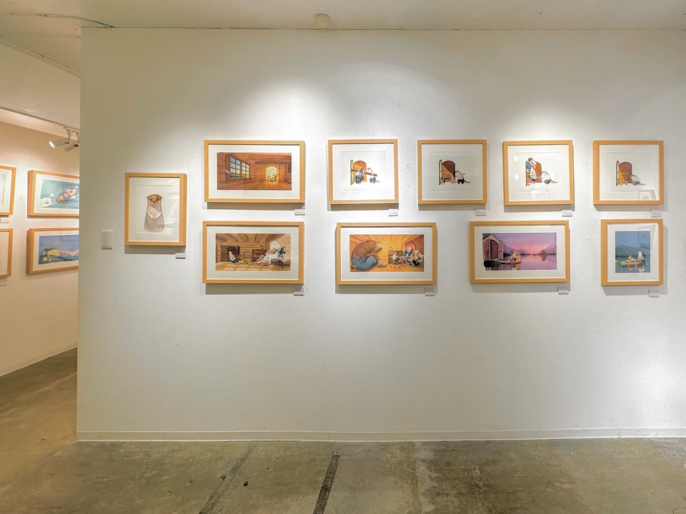 個展:『カワウソさんのおとなりさん』原画の展示壁